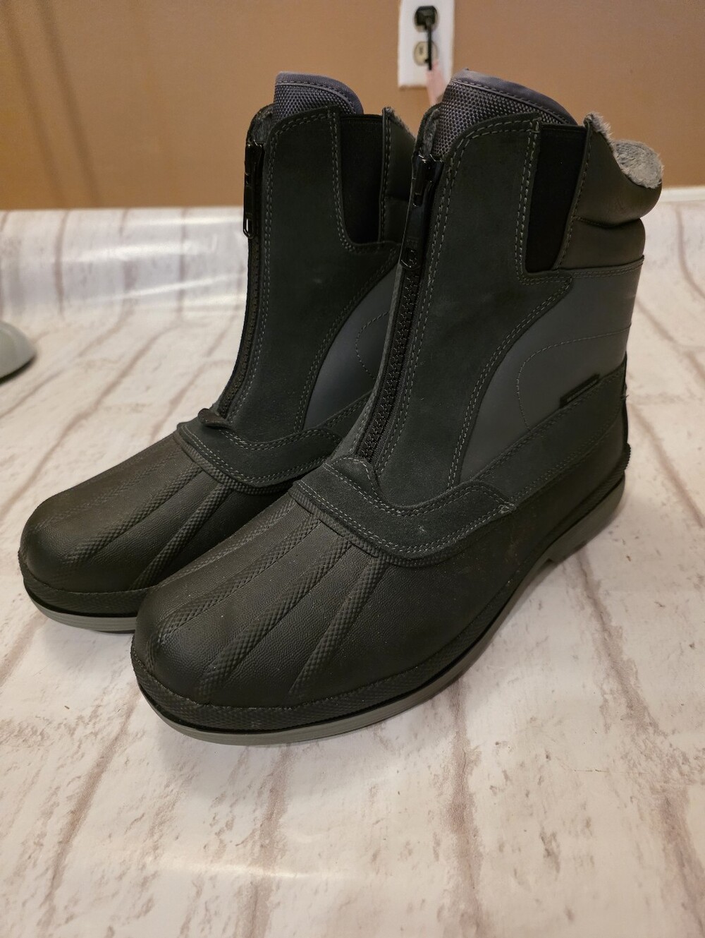 Nortiv 8 men's 170410 hiking winter boots  Sz 14